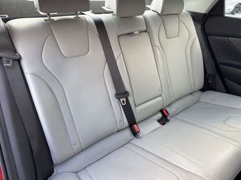 Used 2023 Hyundai Elantra Limited image 24