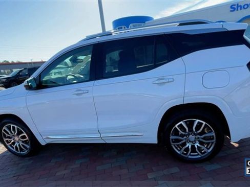 Used 2024 GMC Terrain Denali w/ Denali Premium Package image 7