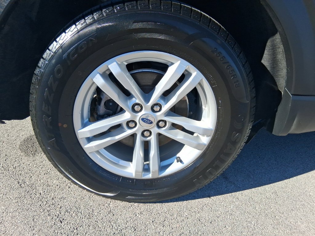 Used 2023 Ford Explorer XLT AWD/4WD image 36