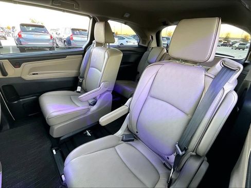 Used 2023 Honda Odyssey Elite image 31