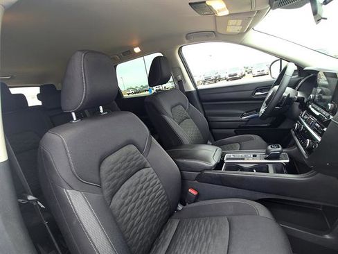 Used 2022 Nissan Pathfinder SV FWD image 14
