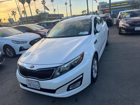 Used 2015 Kia Optima LX image 2