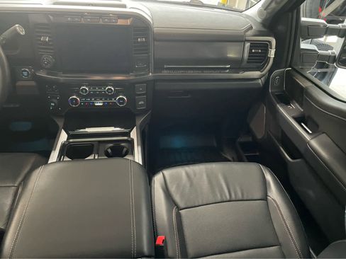 Used 2023 Ford F250 Lariat w/ Lariat Ultimate Package AWD/4WD image 8