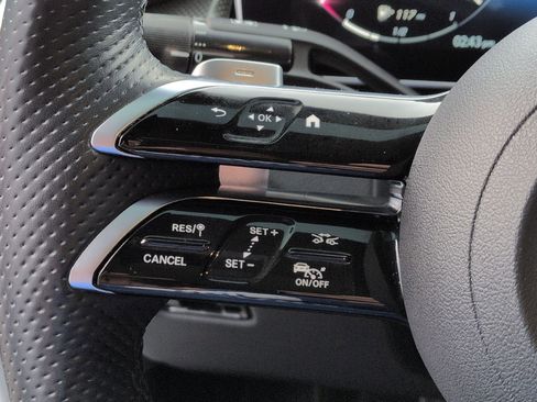 Used 2024 Mercedes-Benz GLC 300 4MATIC image 16