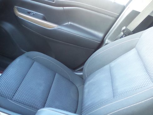 Used 2021 GMC Acadia SLE w/ Driver Convenience Package image 21