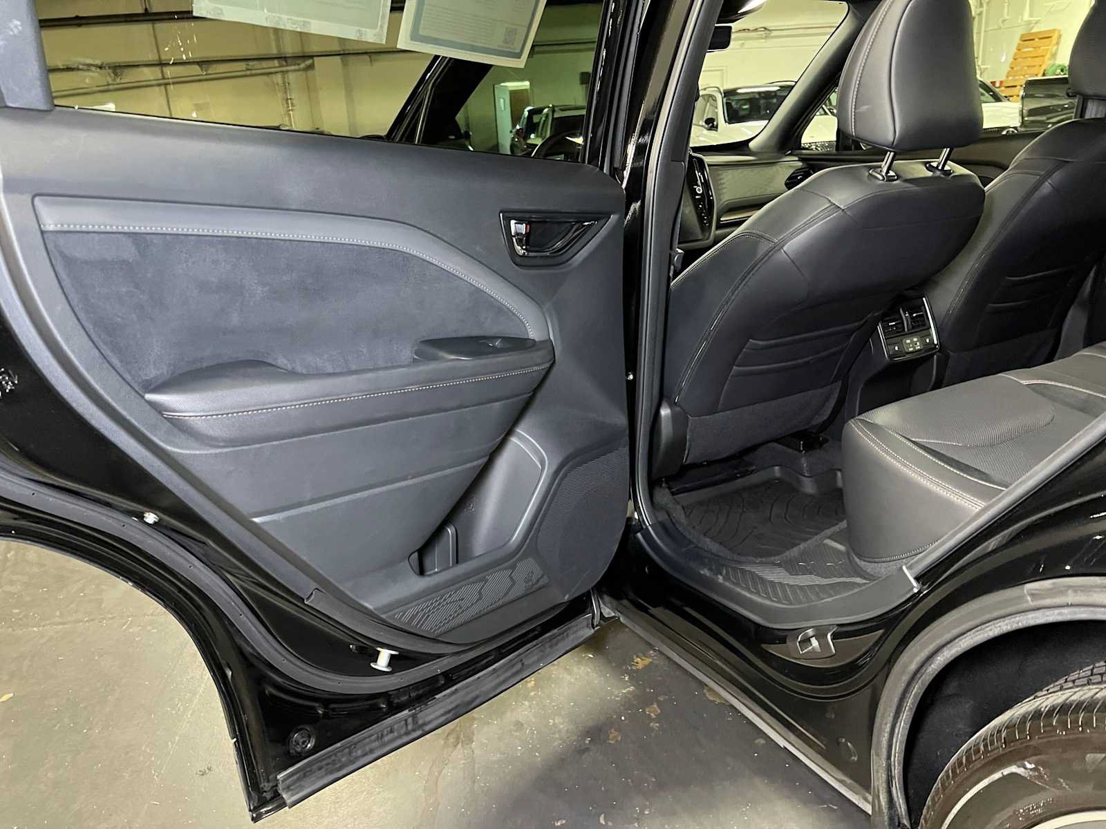 Used 2025 Subaru Forester Touring AWD/4WD image 18