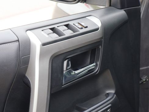 Used 2022 Toyota 4Runner Limited AWD/4WD image 21