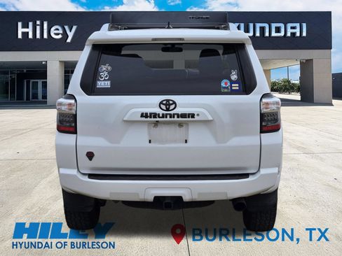 Used 2016 Toyota 4Runner SR5 AWD/4WD image 6