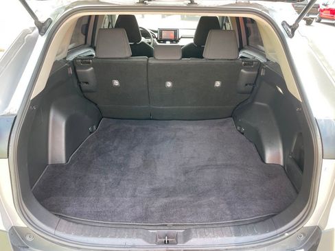 Used 2022 Toyota RAV4 LE FWD image 14