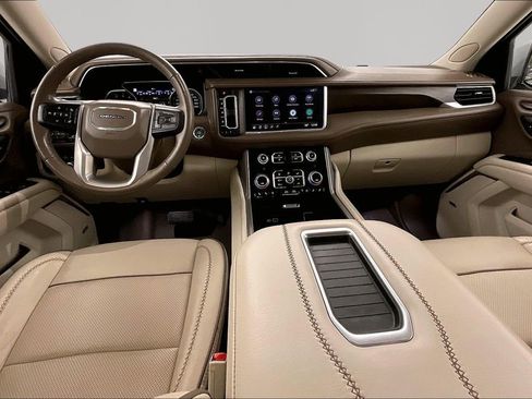 Used 2021 GMC Yukon Denali w/ Advanced Technology Package image 7