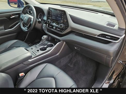 Used 2022 Toyota Highlander XLE image 29