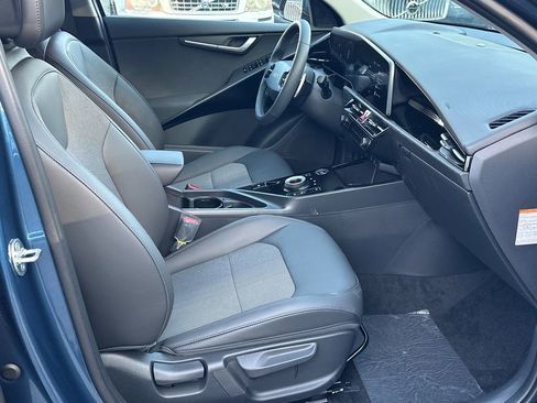 New 2026 Kia Niro Wind FWD image 12