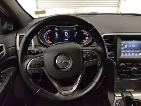 Used 2018 Jeep Grand Cherokee Laredo AWD/4WD image 22