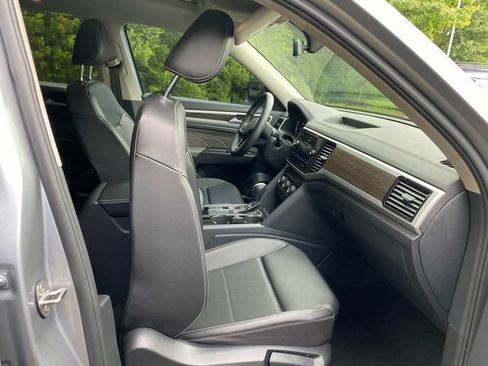 Used 2022 Volkswagen Atlas SE w/ Panoramic Sunroof Package FWD image 36