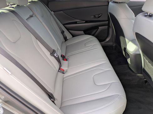 Certified 2024 Hyundai Elantra Limited image 13