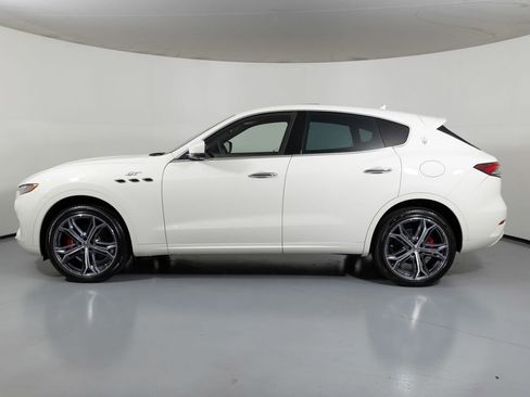 Used 2023 Maserati Levante GT image 3