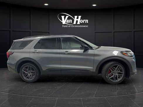 Used 2025 Ford Explorer ST w/ Sun And Sound Package AWD/4WD image 8
