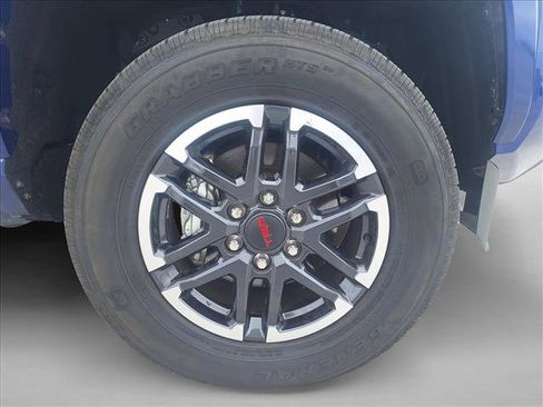 Used 2025 Toyota Tacoma TRD Sport AWD/4WD image 21
