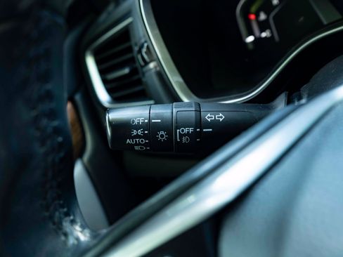 Used 2019 Honda CR-V Touring image 23