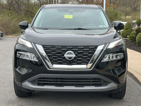 Certified 2022 Nissan Rogue SV image 3