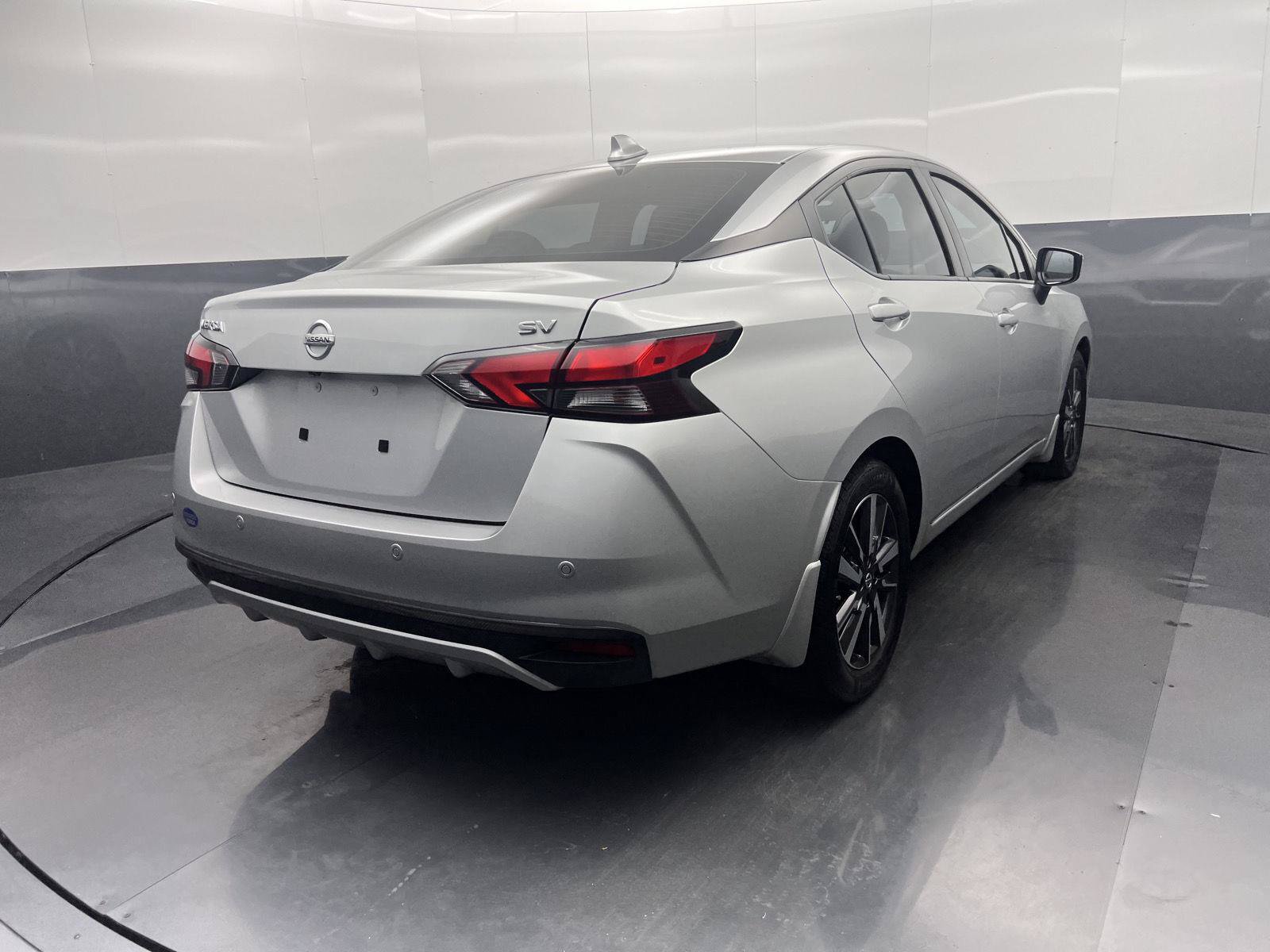 Used 2020 Nissan Versa SV FWD image 7