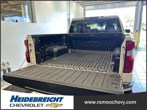 Certified 2024 Chevrolet Silverado 1500 LT AWD/4WD image 15