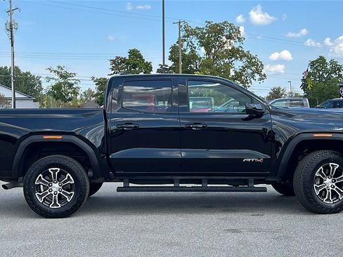 Used 2024 GMC Canyon AT4 image 4