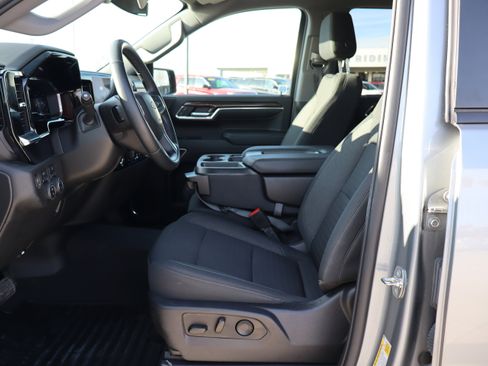 Used 2023 Chevrolet Silverado 1500 LT image 9