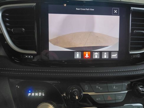 New 2026 Chrysler Pacifica Select AWD/4WD image 21