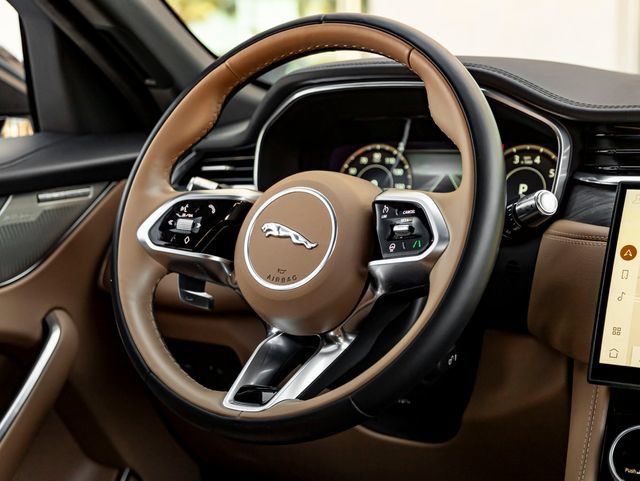 Used 2021 Jaguar F-PACE S AWD/4WD image 20