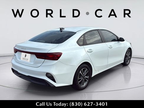 Used 2023 Kia Forte LXS FWD image 17