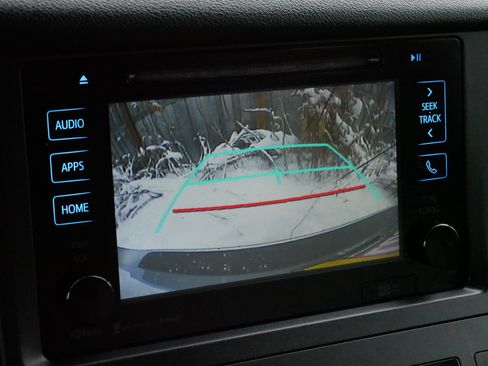 Used 2016 Toyota Sienna XLE image 29