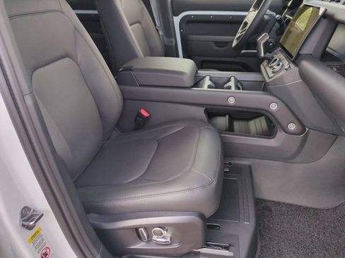New 2026 Land Rover Defender 130 X-Dynamic SE AWD/4WD image 18