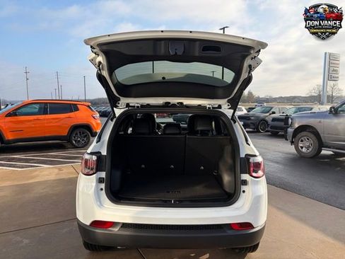 New 2026 Jeep Compass Latitude AWD/4WD image 19