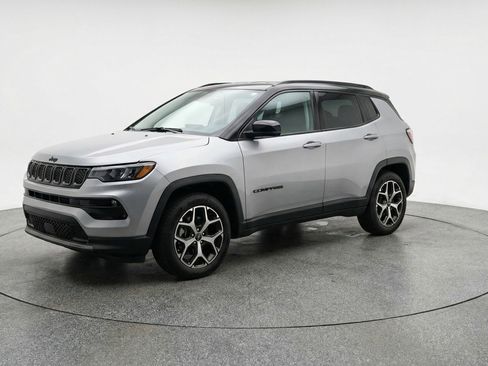 Used 2025 Jeep Compass Limited AWD/4WD image 3