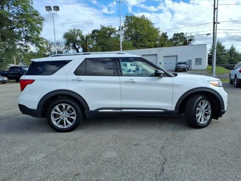 Used 2023 Ford Explorer Limited image 3