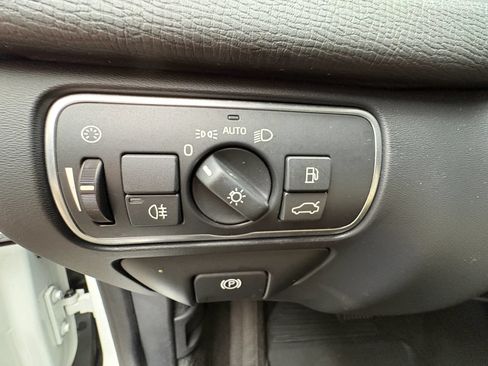 Used 2016 Volvo XC60 T6 w/ Proximity Package AWD/4WD image 35