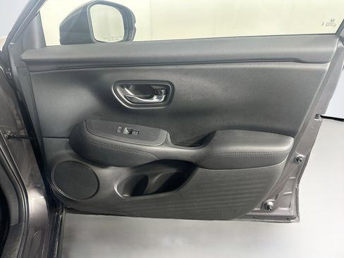 Used 2025 Honda HR-V LX image 31