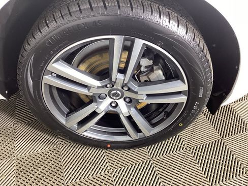 Used 2021 Volvo XC60 T8 Inscription Expression w/ Advanced Package image 7