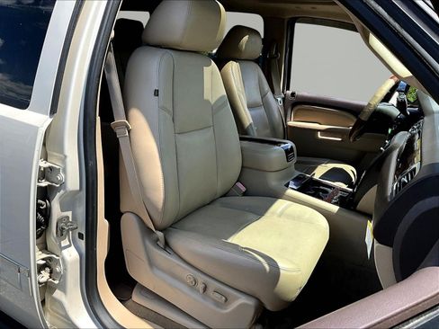 Used 2013 GMC Yukon Denali AWD/4WD image 29