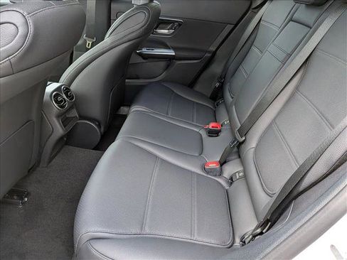 Used 2026 Mercedes-Benz GLC 300 image 15