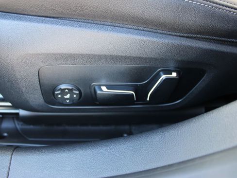 New 2026 BMW 330i xDrive Sedan w/ M Sport Package image 28