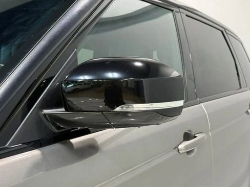 Used 2018 Land Rover Range Rover Sport HSE image 13