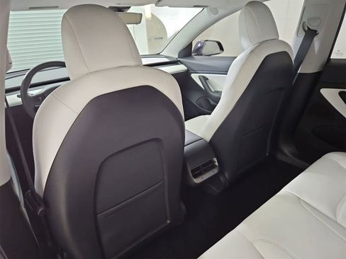 Used 2021 Tesla Model 3 Standard Range Plus image 18