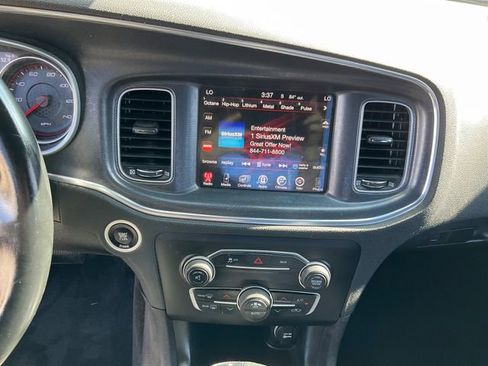 Used 2015 Dodge Charger SXT image 13