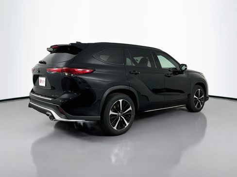 Used 2022 Toyota Highlander XSE w/ Protection Package #3 (TMS) AWD/4WD image 7