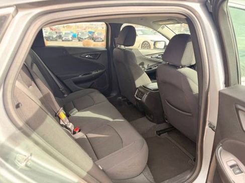 Used 2025 Chevrolet Malibu LT FWD image 19