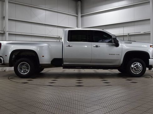 Used 2022 Chevrolet Silverado 3500 High Country w/ LPO, Hitch Package AWD/4WD image 9