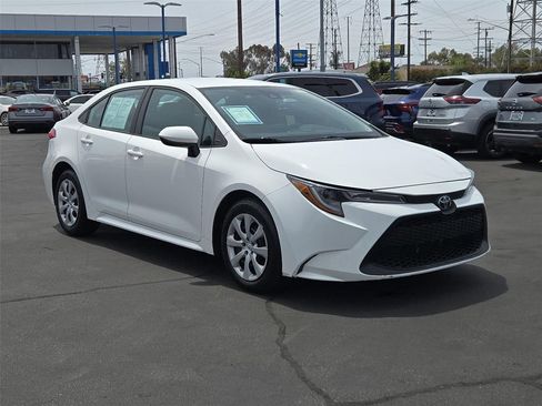 Used 2022 Toyota Corolla LE FWD image 25