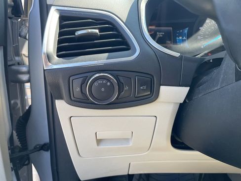 Used 2017 Ford Edge Titanium w/ Technology Package AWD/4WD image 15